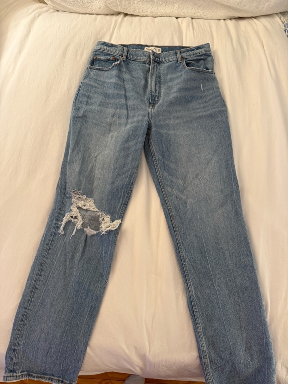 Abercrombie 90’s Straight Ultra High Rise Jeans